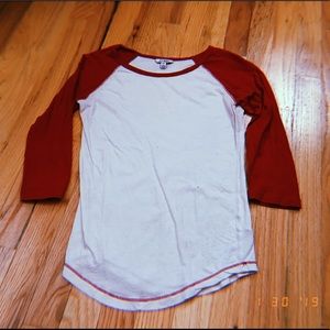 Raglan sleeve shirt